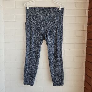 Athleta Salutation Stash 7/8 Tight With Pockets Leggings Gray Black Size L